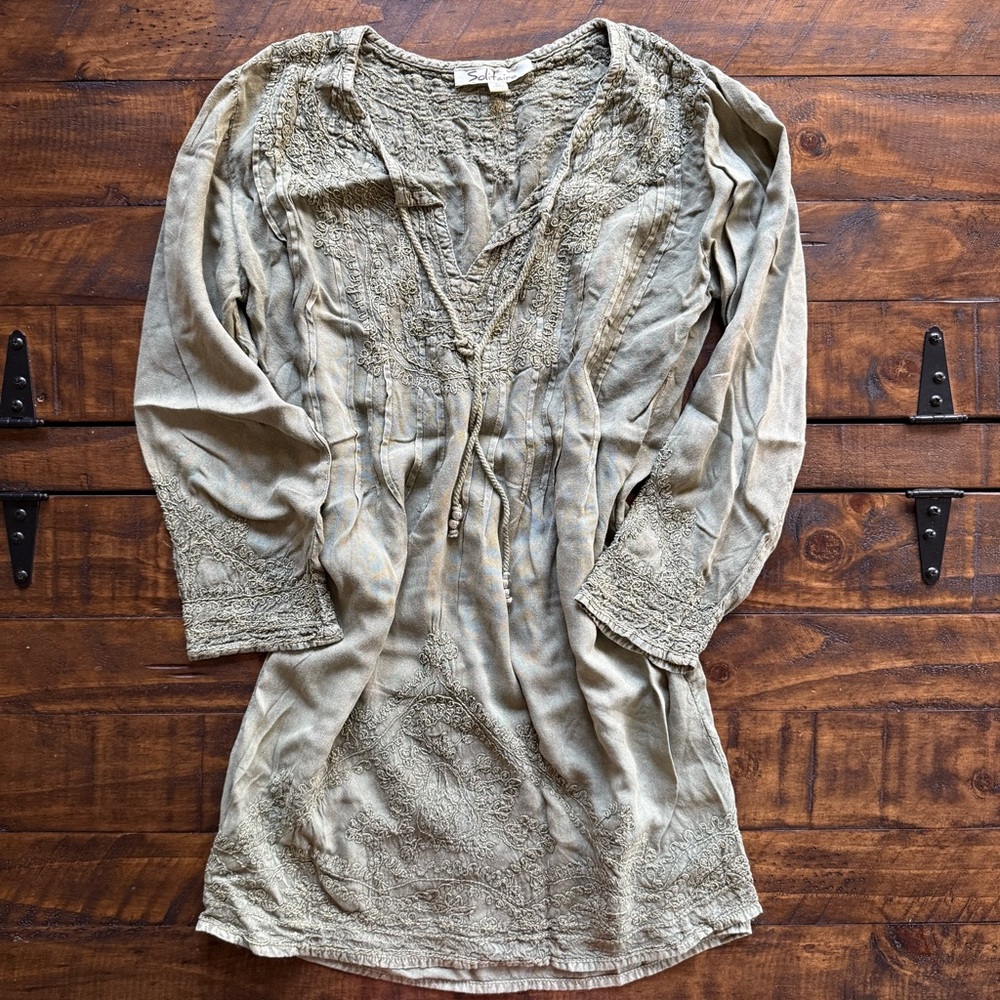 Solitaire Boho Embroidered Green Tunic Top, Size Small